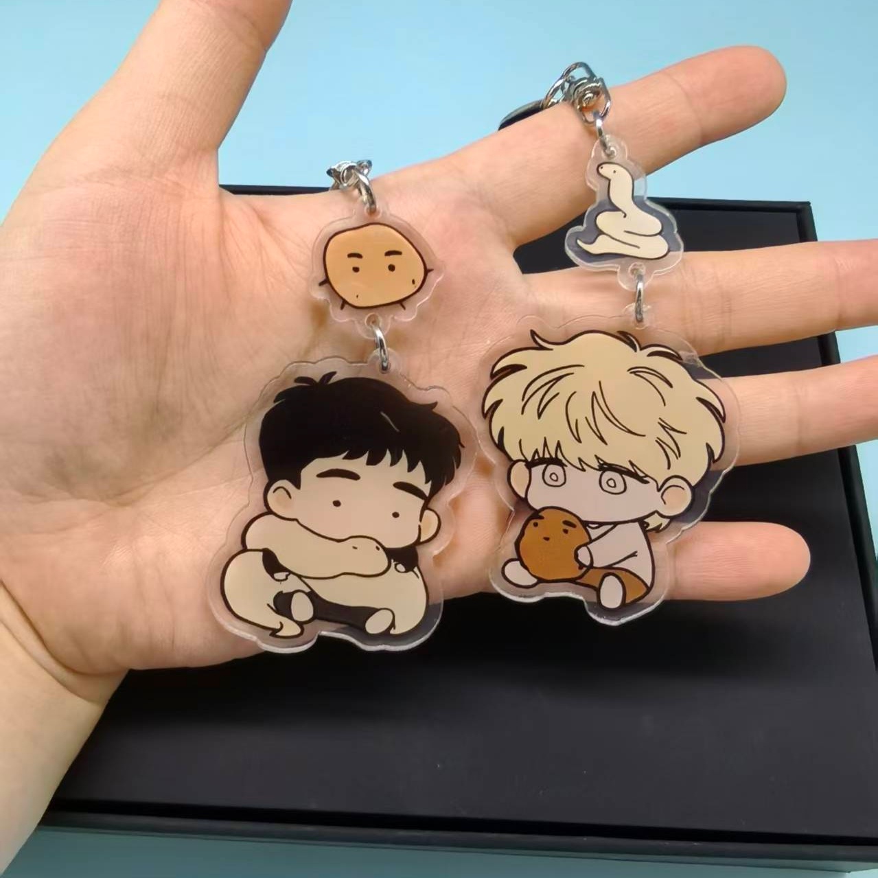 聖蛇の誘惑 アクリルキーホルダー 韓国BL漫画 タクソン・ギ - Gaming Console Keychain のレビューと価格